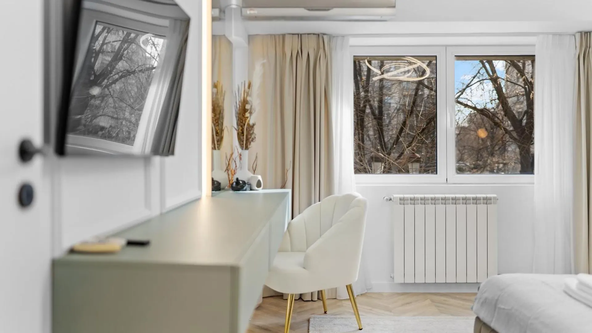 Hi-Lux Parliament Apartment With Amazing View Bucharest 0*,